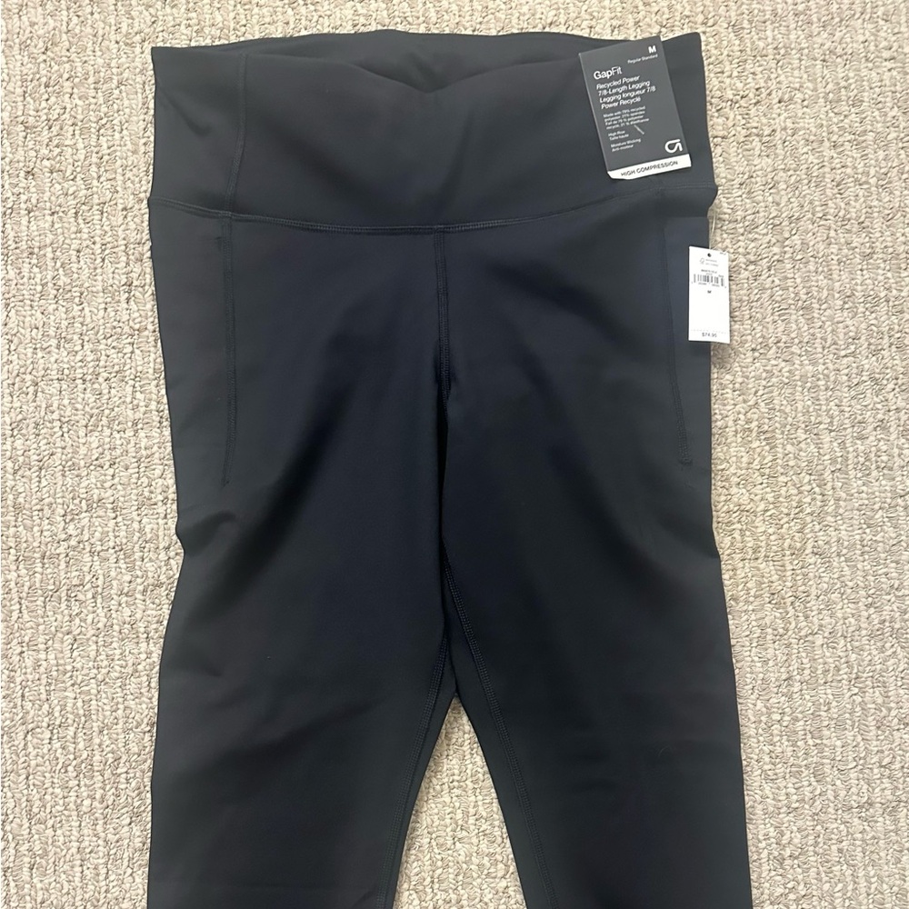 BNWT GAP Fit 7/8 Leggings size M